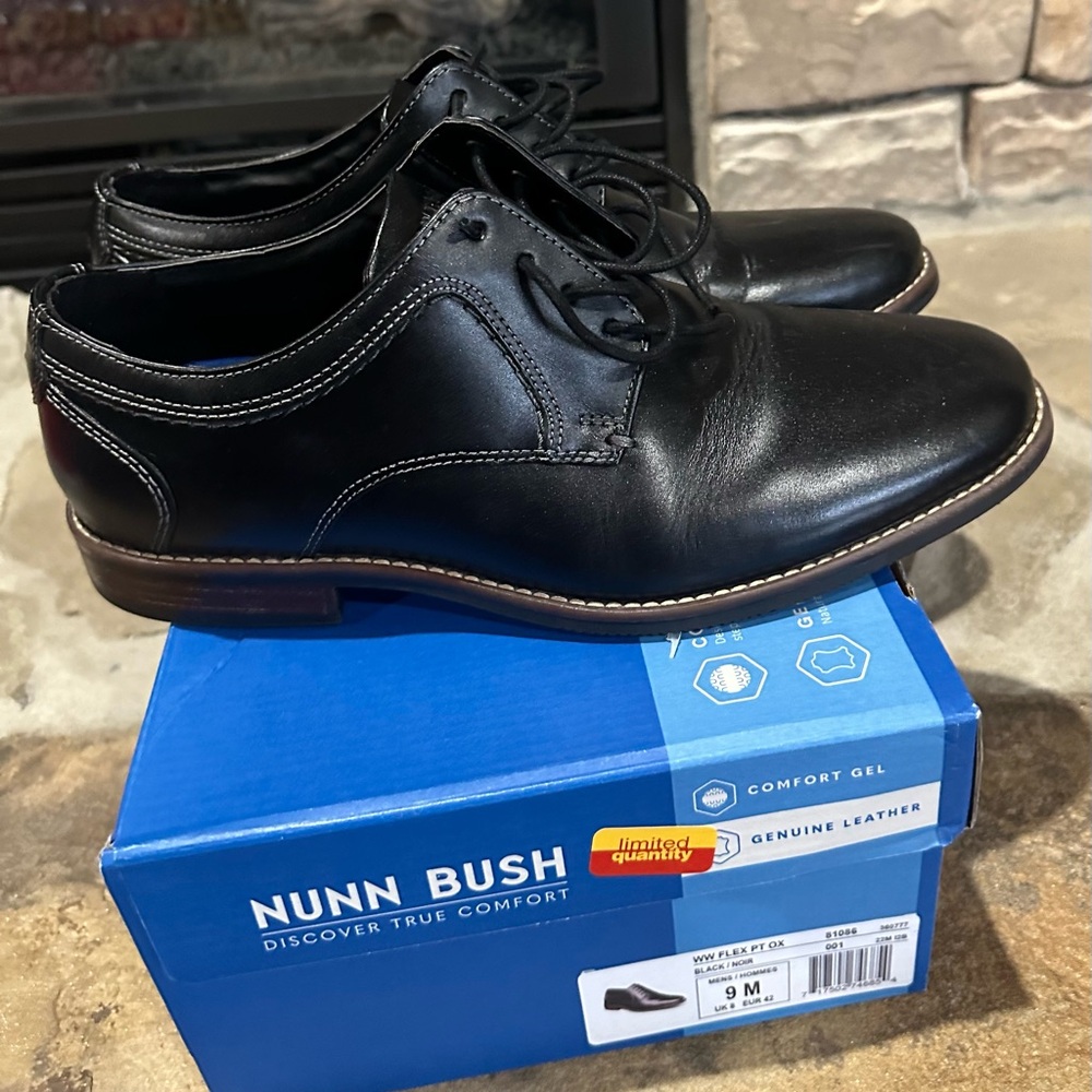Nunn Bush black dress shoes EUC size 9